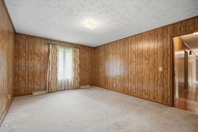 556 West Valley Drive, Kingsport, TN 37664