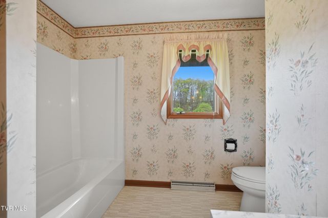 556 West Valley Drive, Kingsport, TN 37664