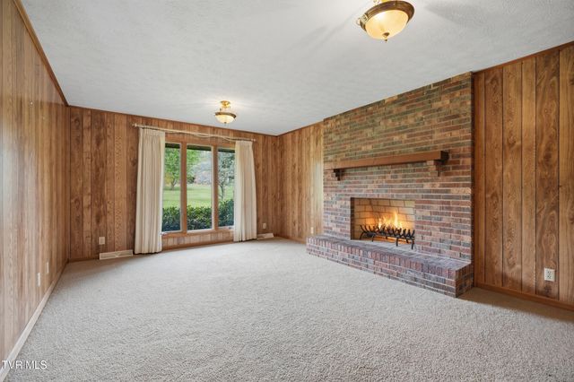 556 West Valley Drive, Kingsport, TN 37664