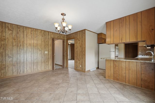 556 West Valley Drive, Kingsport, TN 37664