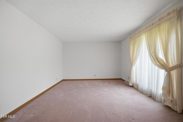 556 West Valley Drive, Kingsport, TN 37664