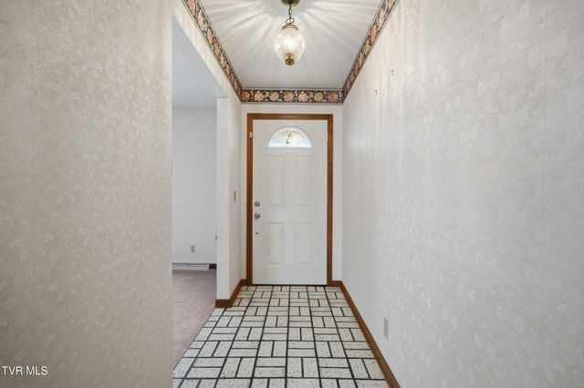 556 West Valley Drive, Kingsport, TN 37664