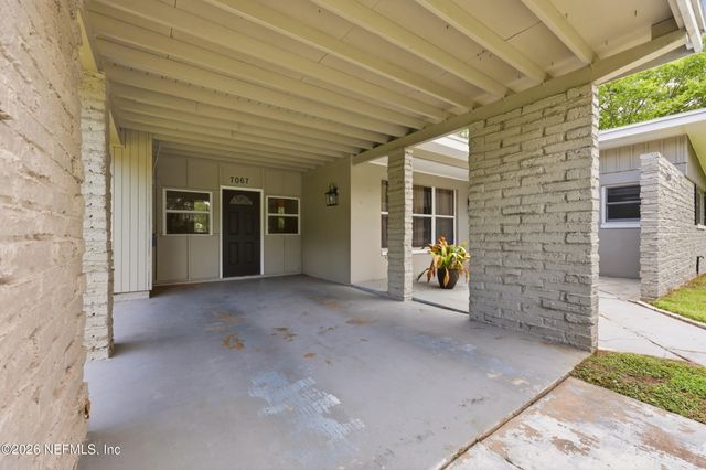 7067 CLOVIS Road, Jacksonville, FL 32205