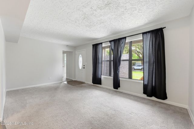 7067 CLOVIS Road, Jacksonville, FL 32205