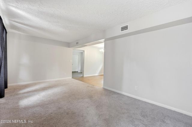 7067 CLOVIS Road, Jacksonville, FL 32205