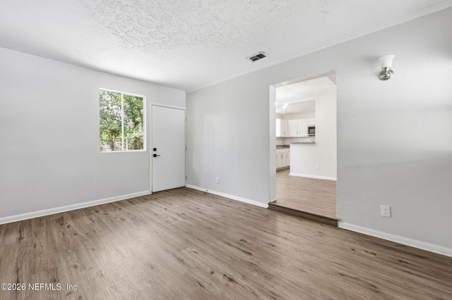 7067 CLOVIS Road, Jacksonville, FL 32205