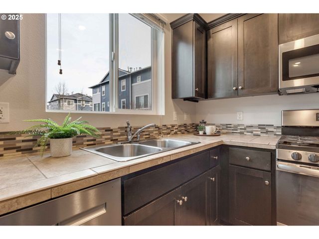 21658 Sw BERKSHIRE Ter, Sherwood, OR 97140