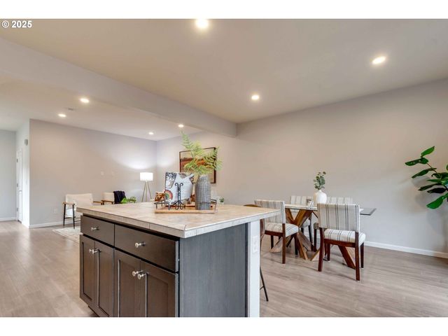 21658 Sw BERKSHIRE Ter, Sherwood, OR 97140