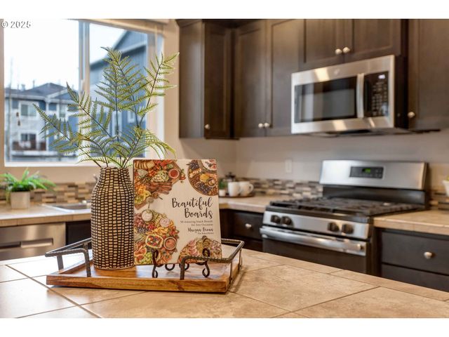 21658 Sw BERKSHIRE Ter, Sherwood, OR 97140