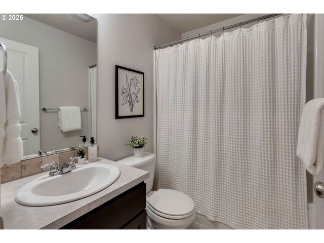 21658 Sw BERKSHIRE Ter, Sherwood, OR 97140