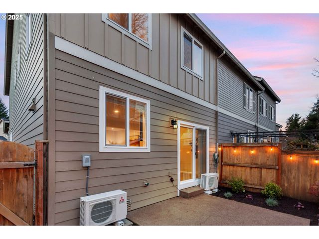 21658 Sw BERKSHIRE Ter, Sherwood, OR 97140