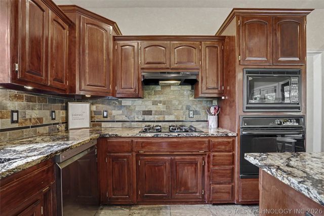 11914 S 1st Street W, Jenks, OK 74037
