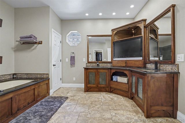11914 S 1st Street W, Jenks, OK 74037