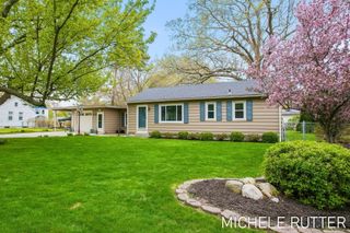 526 Pinecrest Street, Holland Twp, MI 49424