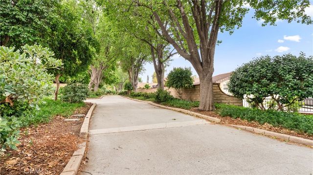 25651 Ramada, Valencia, CA 91355