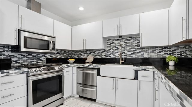 25651 Ramada, Valencia, CA 91355