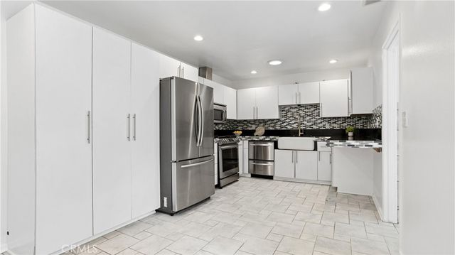 25651 Ramada, Valencia, CA 91355