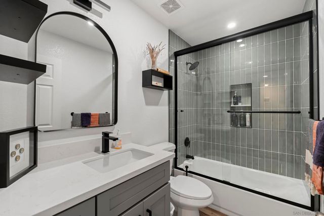 3985 Wabaska Dr 15, San Diego, CA 92107