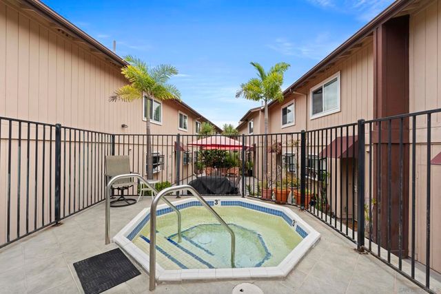 3985 Wabaska Dr 15, San Diego, CA 92107