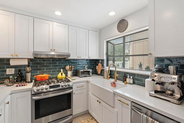 3985 Wabaska Dr 15, San Diego, CA 92107