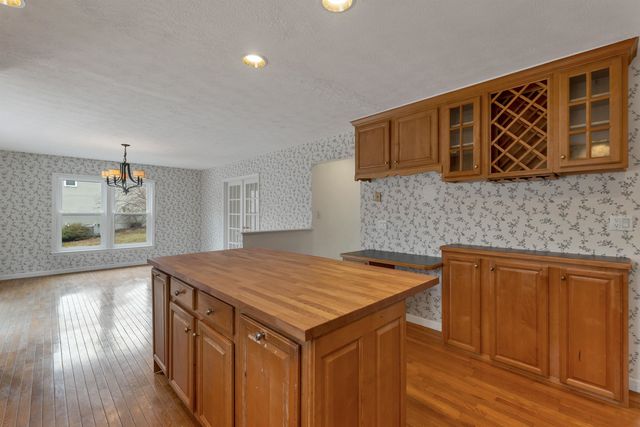 9 Isabella Drive, Londonderry, NH 03053