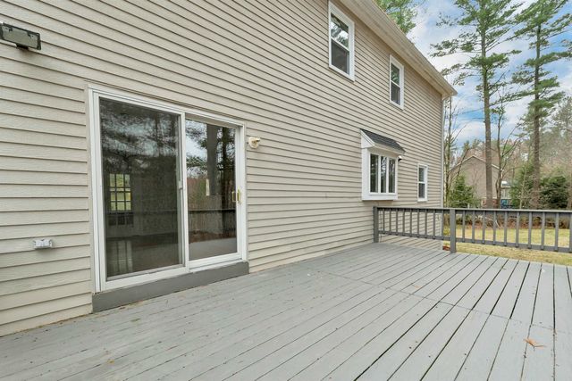 9 Isabella Drive, Londonderry, NH 03053