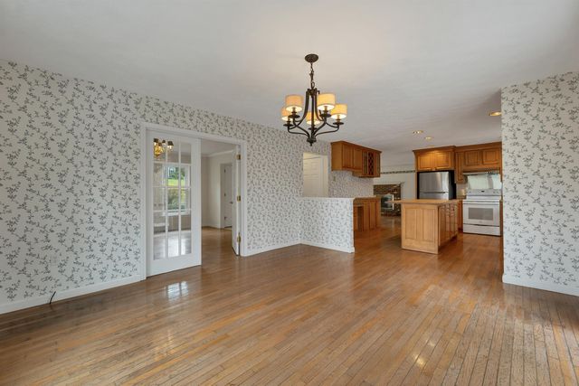 9 Isabella Drive, Londonderry, NH 03053