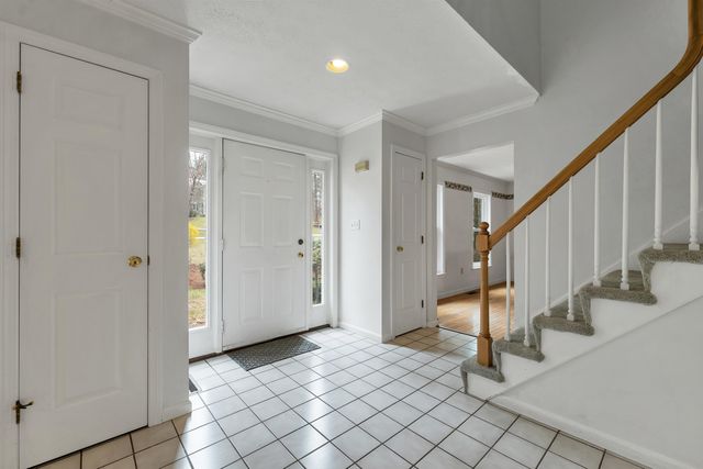 9 Isabella Drive, Londonderry, NH 03053