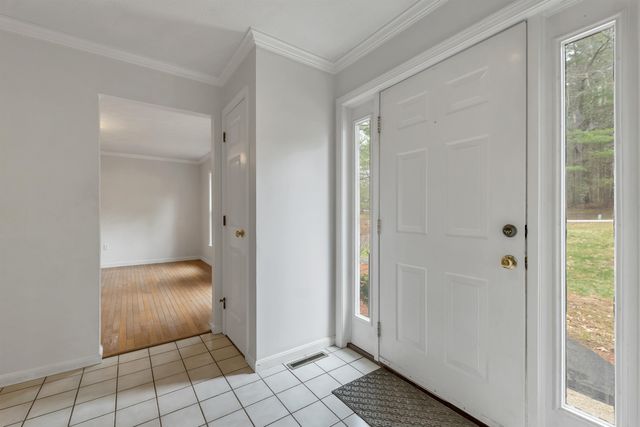 9 Isabella Drive, Londonderry, NH 03053