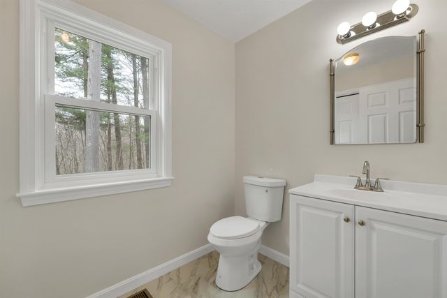 9 Isabella Drive, Londonderry, NH 03053