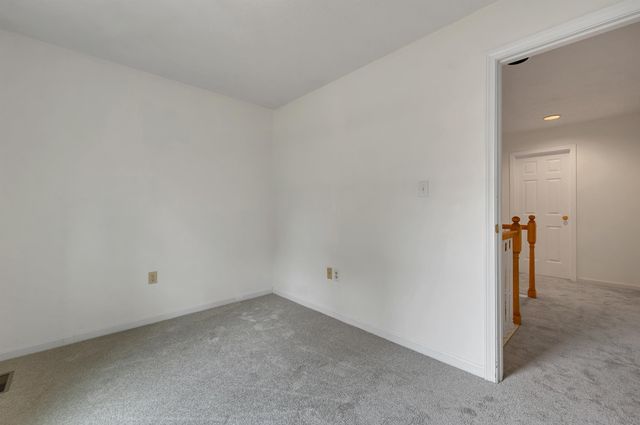 9 Isabella Drive, Londonderry, NH 03053