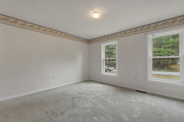 9 Isabella Drive, Londonderry, NH 03053