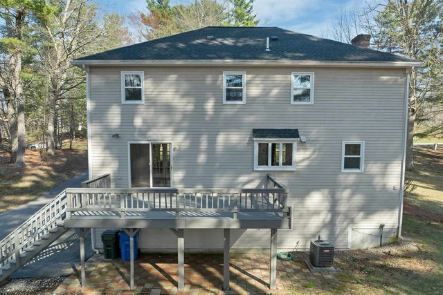9 Isabella Drive, Londonderry, NH 03053