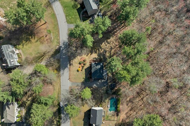 9 Isabella Drive, Londonderry, NH 03053