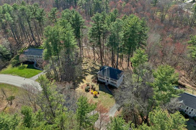 9 Isabella Drive, Londonderry, NH 03053