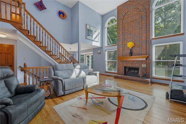 301 Arlington Glen Court, Fenton, MO 63026