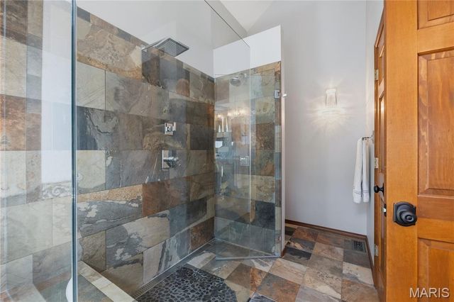 301 Arlington Glen Court, Fenton, MO 63026