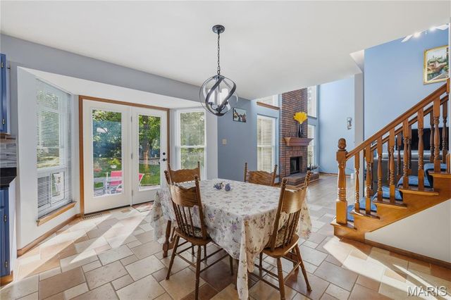 301 Arlington Glen Court, Fenton, MO 63026