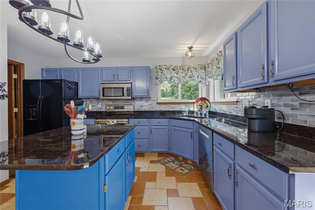 301 Arlington Glen Court, Fenton, MO 63026
