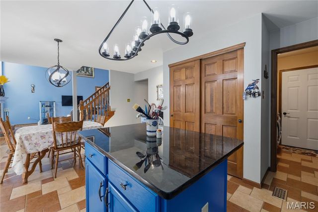 301 Arlington Glen Court, Fenton, MO 63026