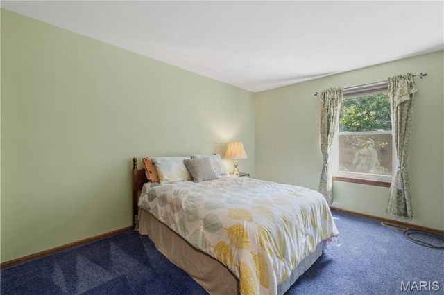 301 Arlington Glen Court, Fenton, MO 63026