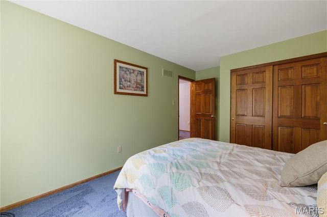 301 Arlington Glen Court, Fenton, MO 63026