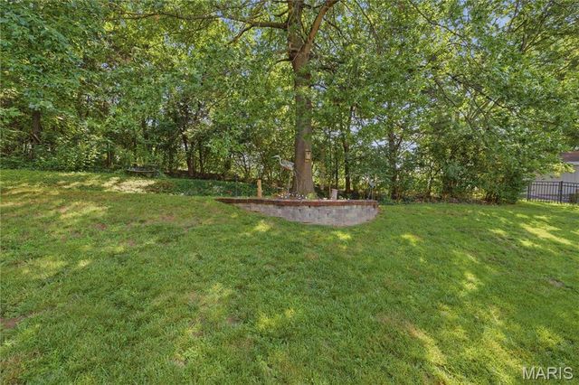 301 Arlington Glen Court, Fenton, MO 63026