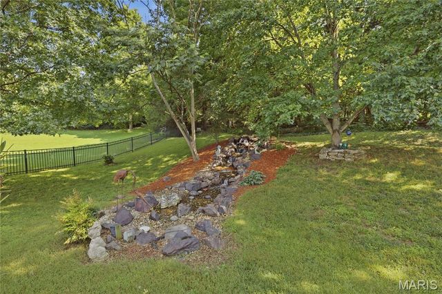 301 Arlington Glen Court, Fenton, MO 63026