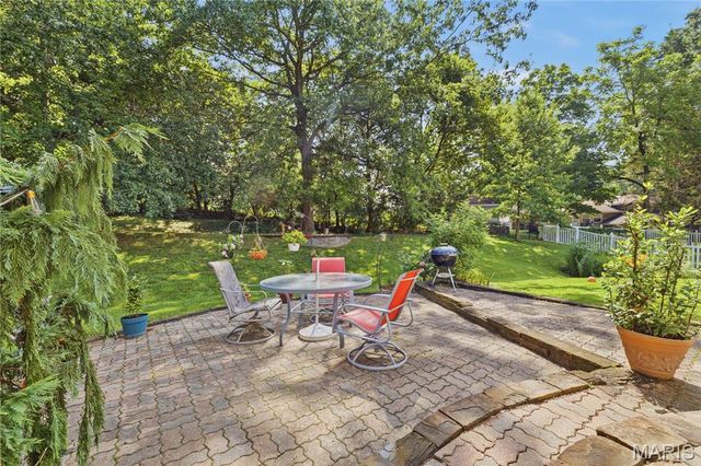 301 Arlington Glen Court, Fenton, MO 63026