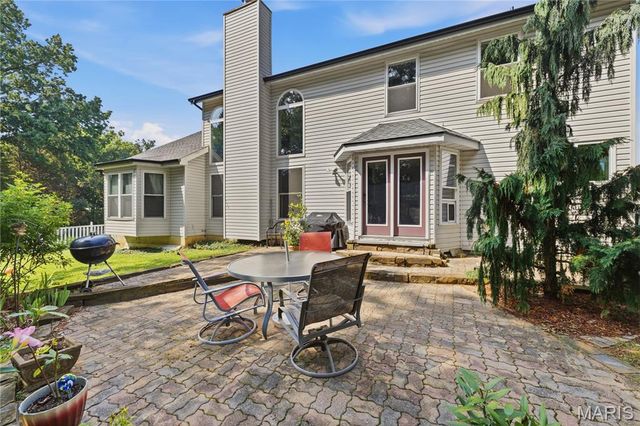301 Arlington Glen Court, Fenton, MO 63026