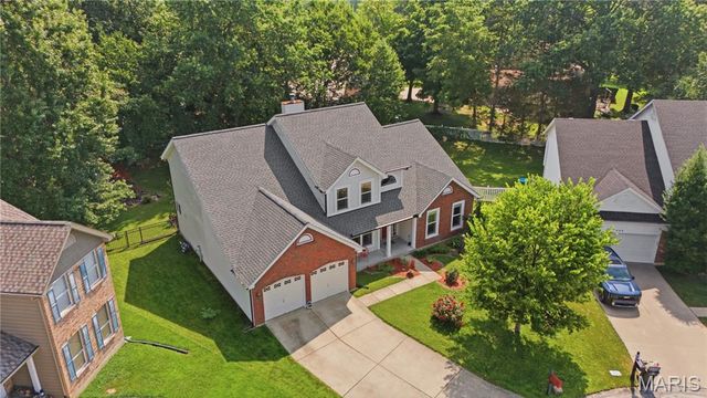 301 Arlington Glen Court, Fenton, MO 63026