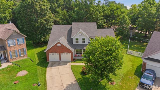 301 Arlington Glen Court, Fenton, MO 63026
