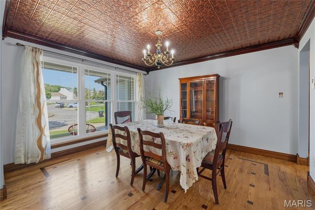 301 Arlington Glen Court, Fenton, MO 63026