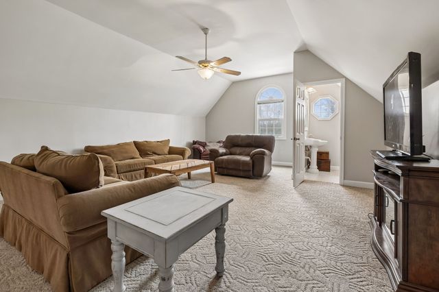 1019 Hilton Ln, Castalian Springs, TN 37031